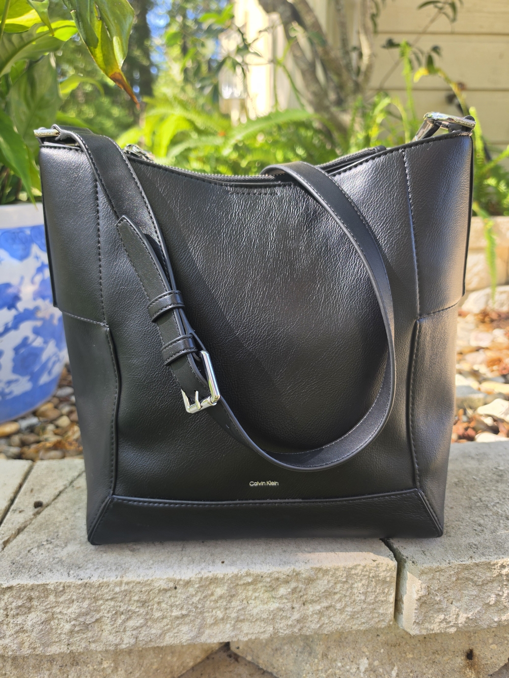 Calvin Klein Black PLeather Bucket Shoulder/Crossbody Bag